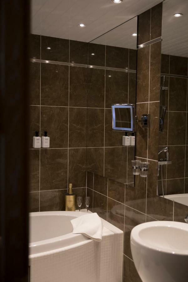 Hotel Epoque & Apartments Пиетарсаари Экстерьер фото